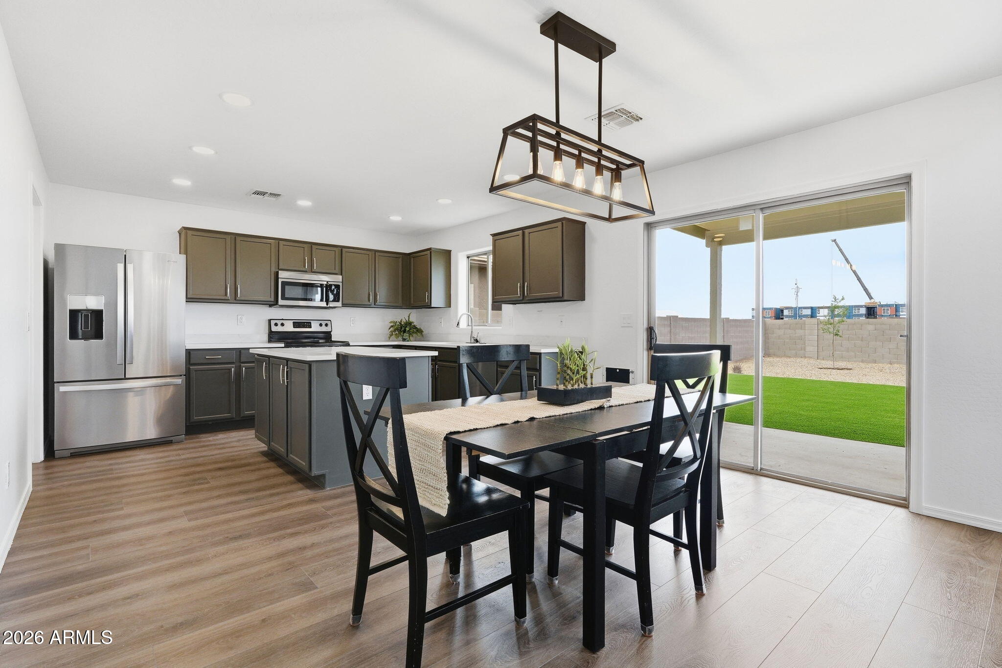 462 E CHRISTOPHER Street