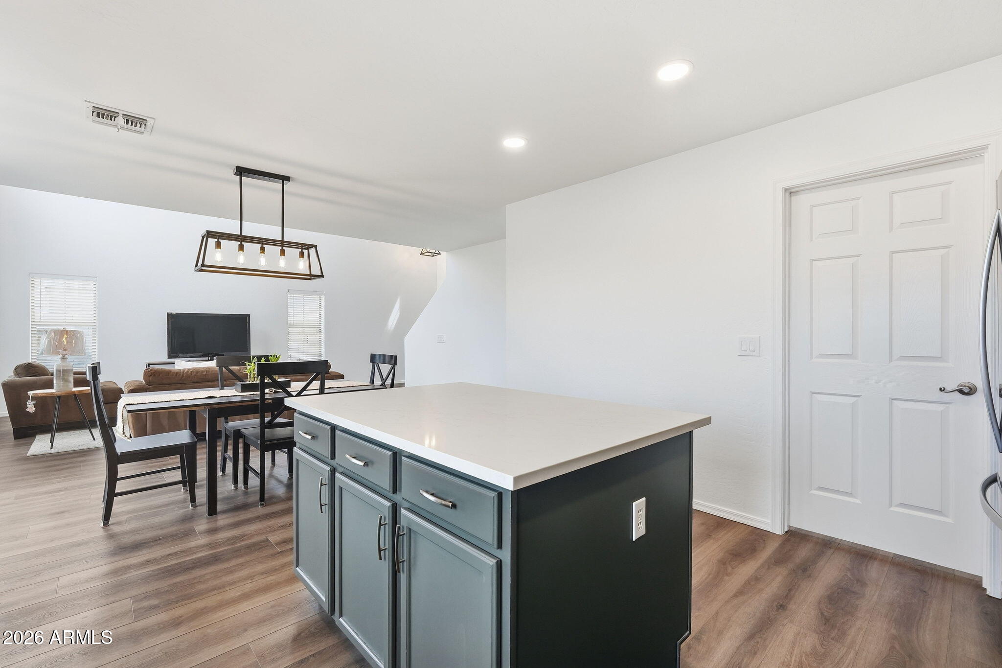 462 E CHRISTOPHER Street