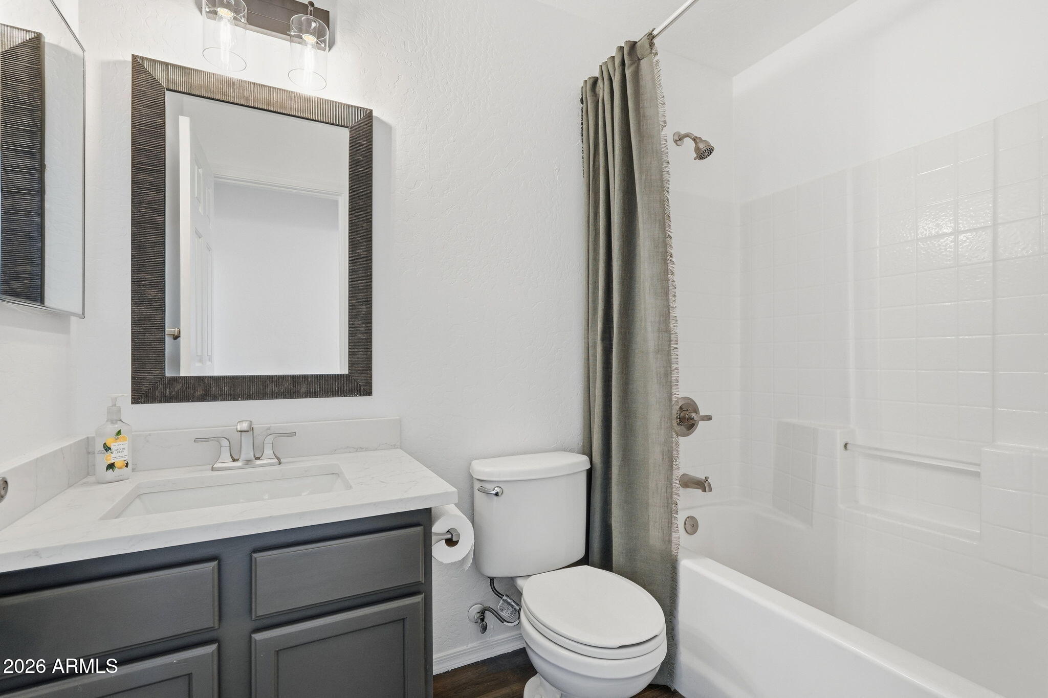 462 E CHRISTOPHER Street