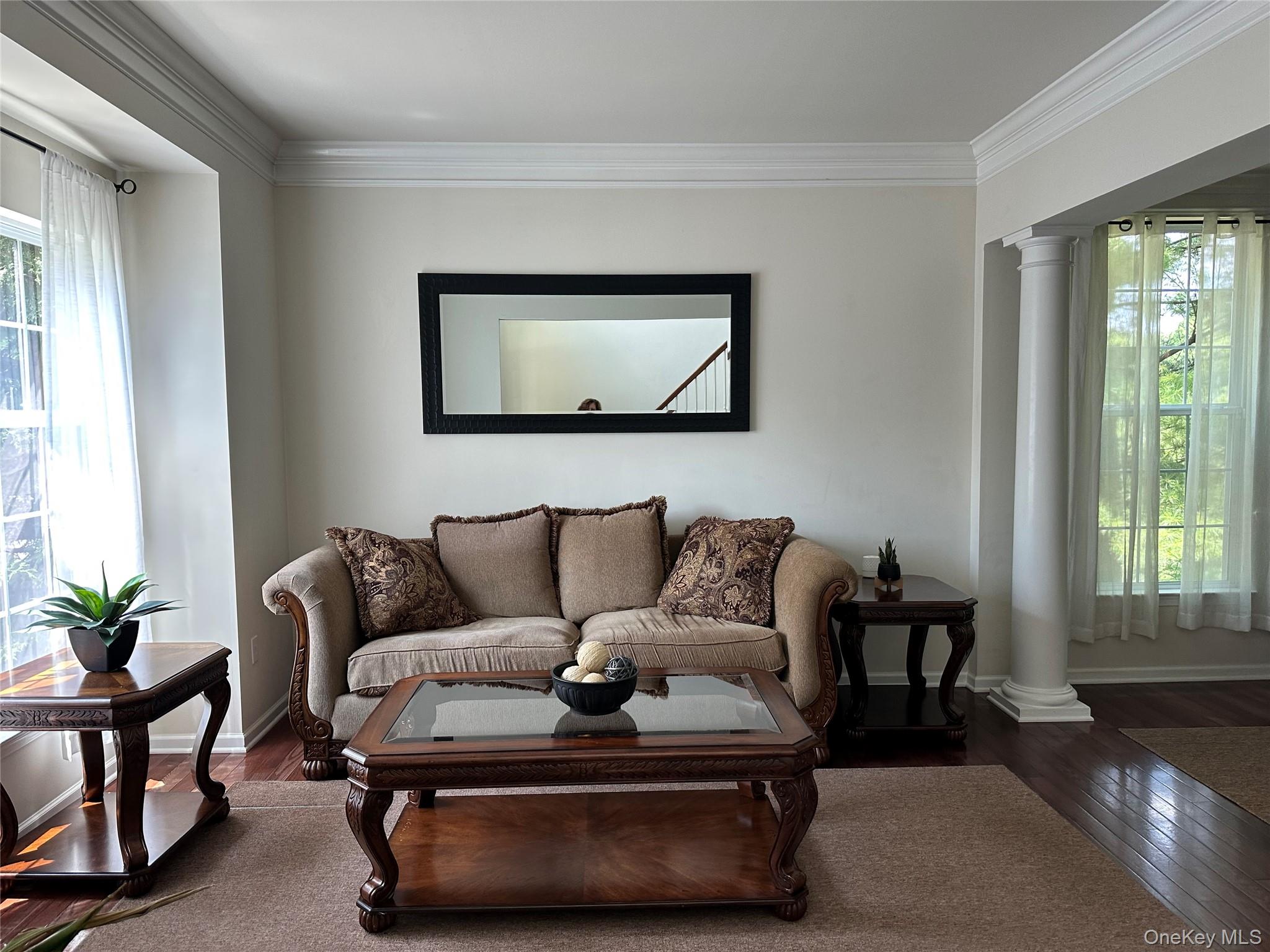 633 CREEKSIDE Lane