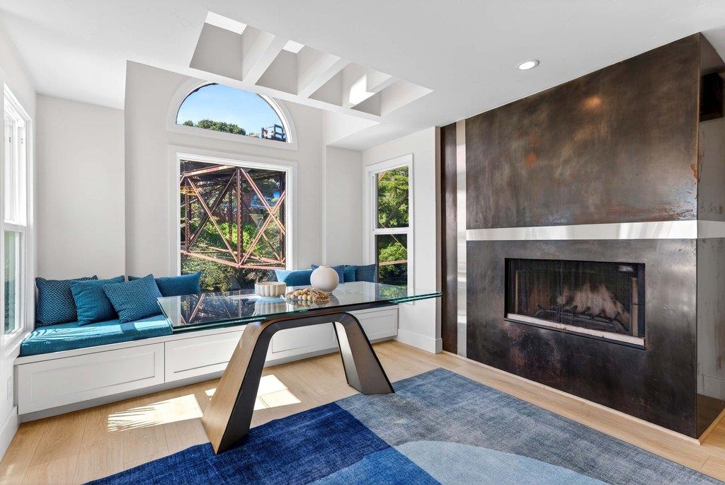 327 Riverview Avenue C