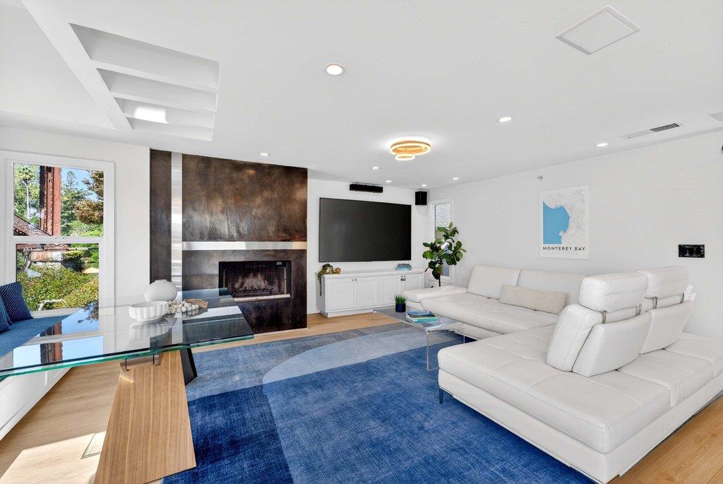 327 Riverview Avenue C