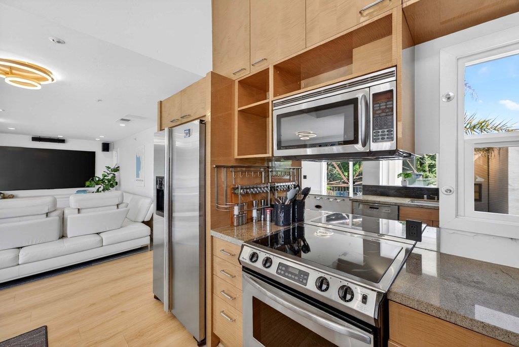 327 Riverview Avenue C