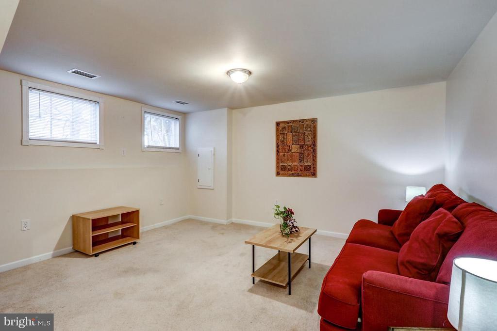 2111 FAIRVIEW STREET