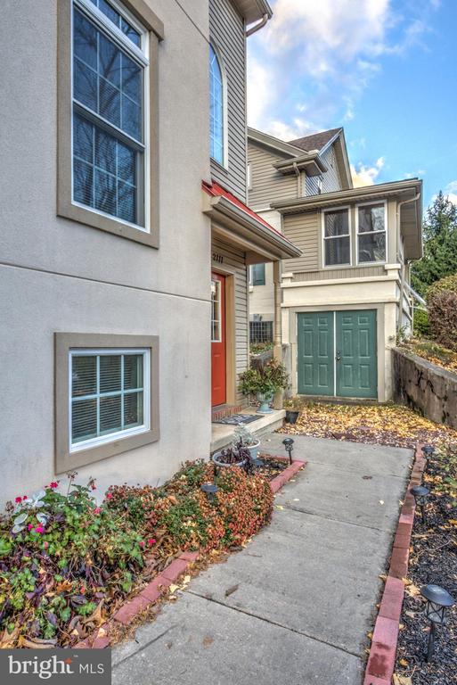2111 FAIRVIEW STREET