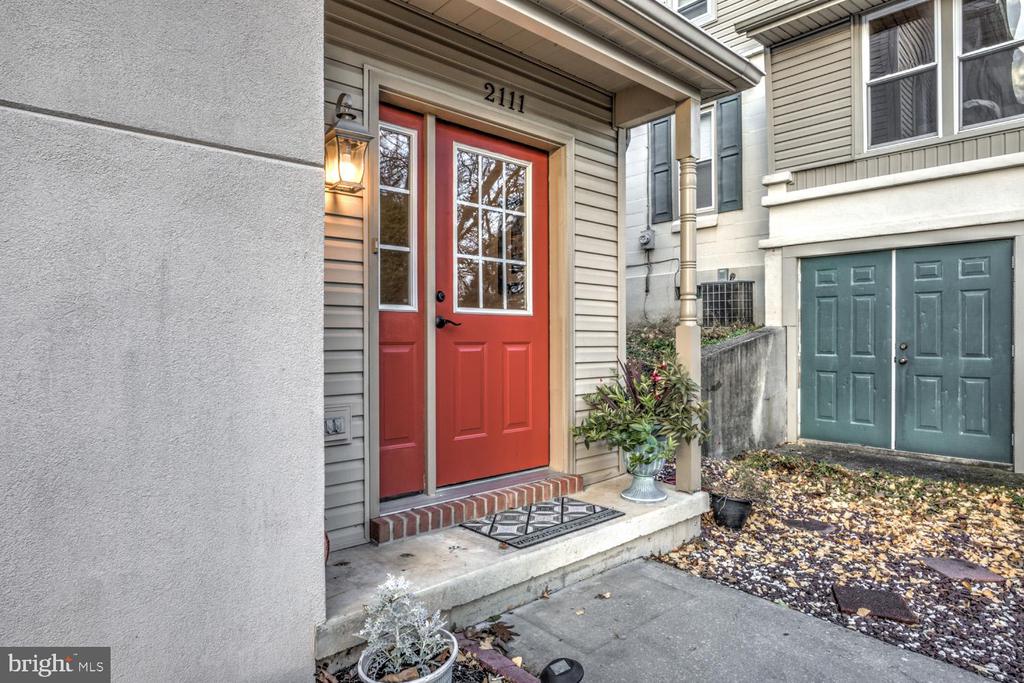 2111 FAIRVIEW STREET