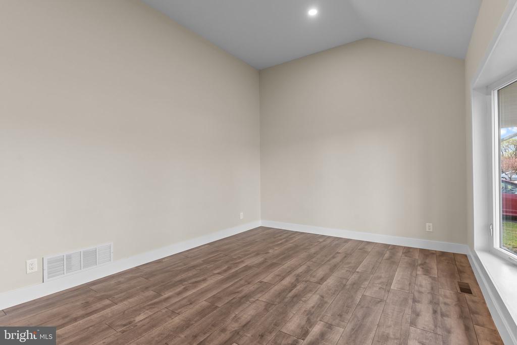 686 SPRUCE ROAD