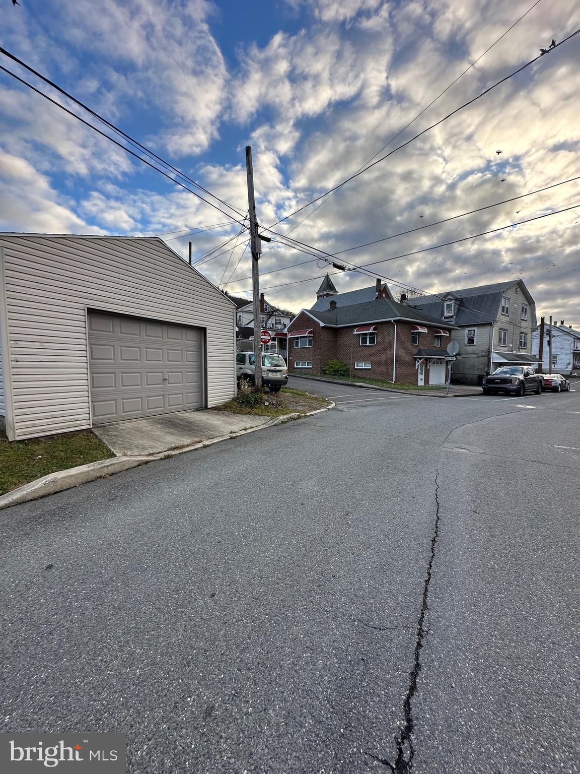 64 W CATAWISSA STREET
