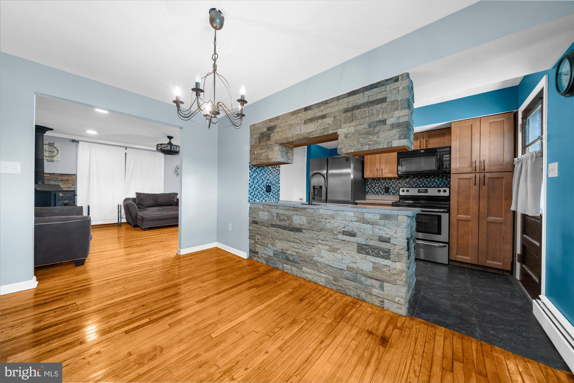 436 LAYFIELD ROAD