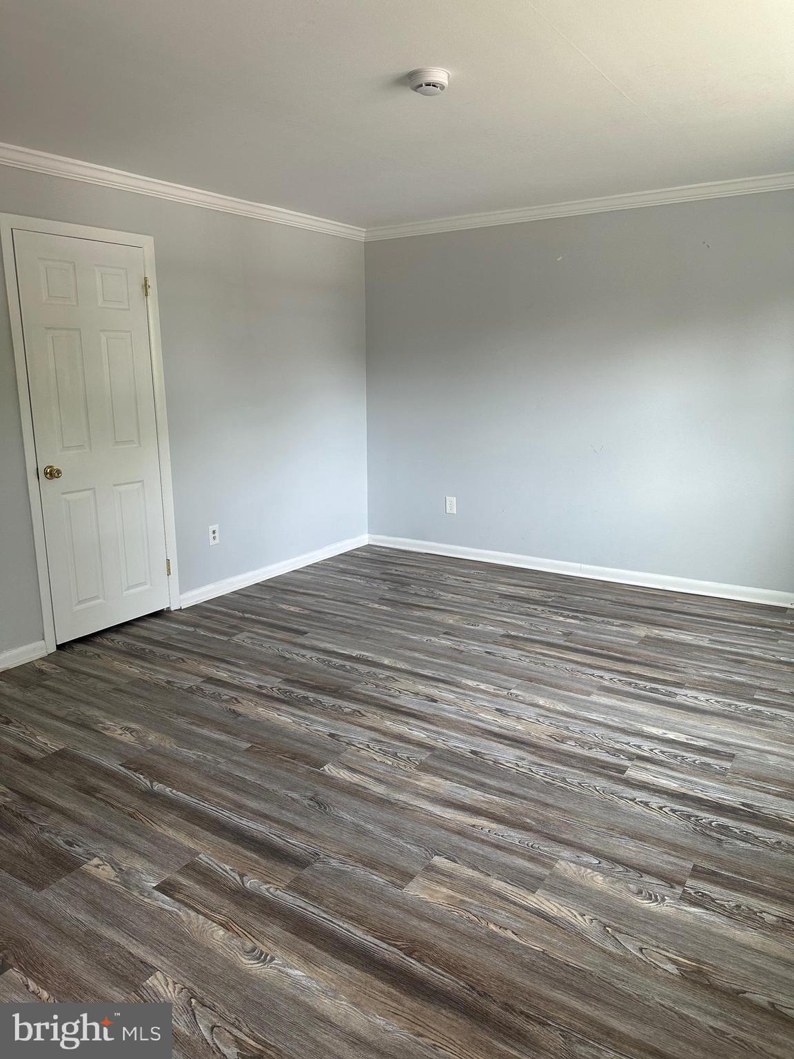 369 W BROAD STREET 6