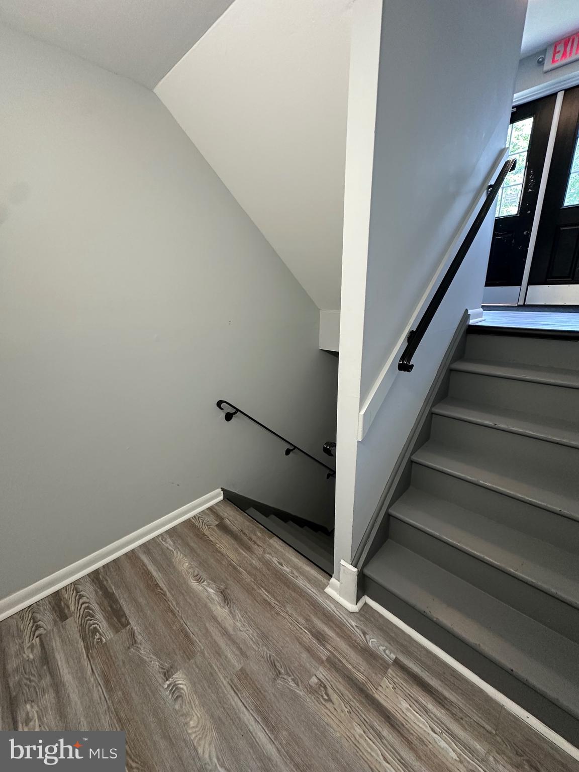 369 W BROAD STREET 6