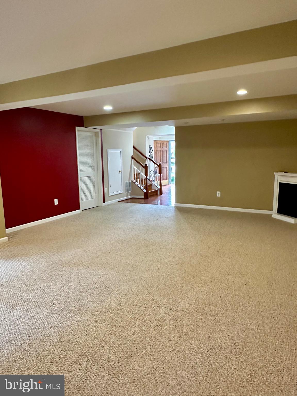 301 DEVON COURT