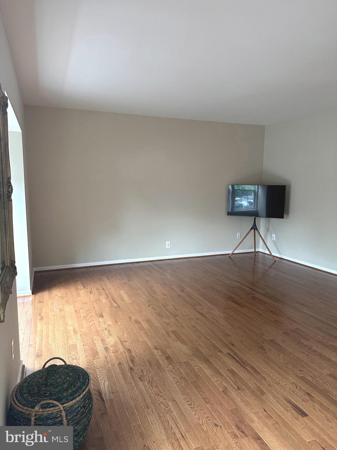 301 DEVON COURT