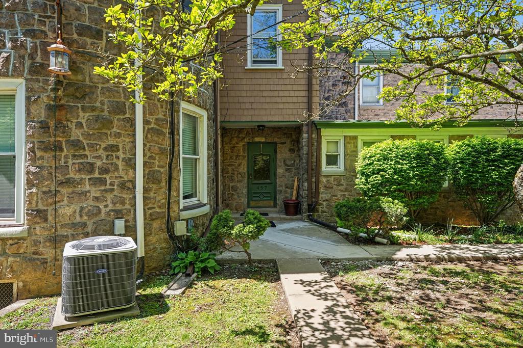 1 LINDENWOLD TERRACE