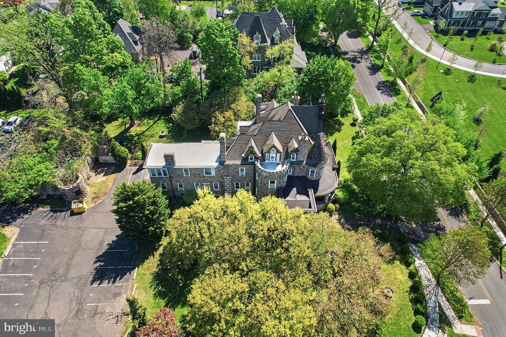 1 LINDENWOLD TERRACE