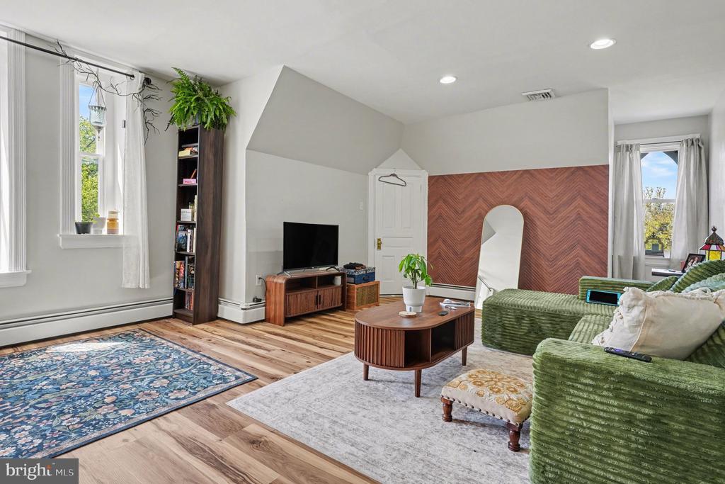 1 LINDENWOLD TERRACE