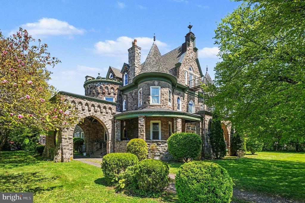 1 LINDENWOLD TERRACE