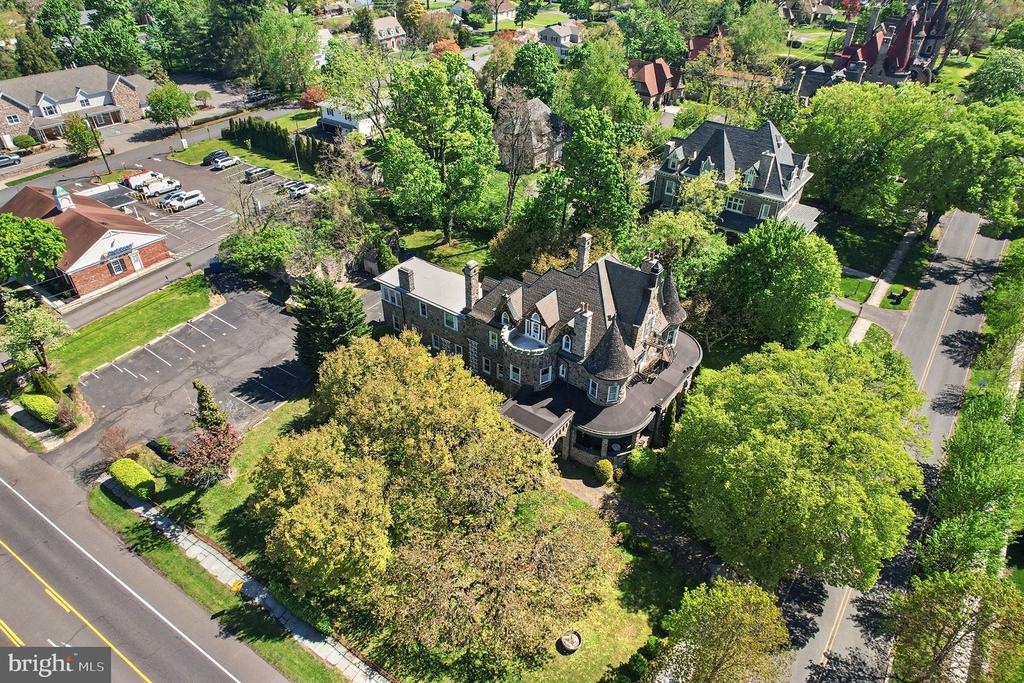 1 LINDENWOLD TERRACE