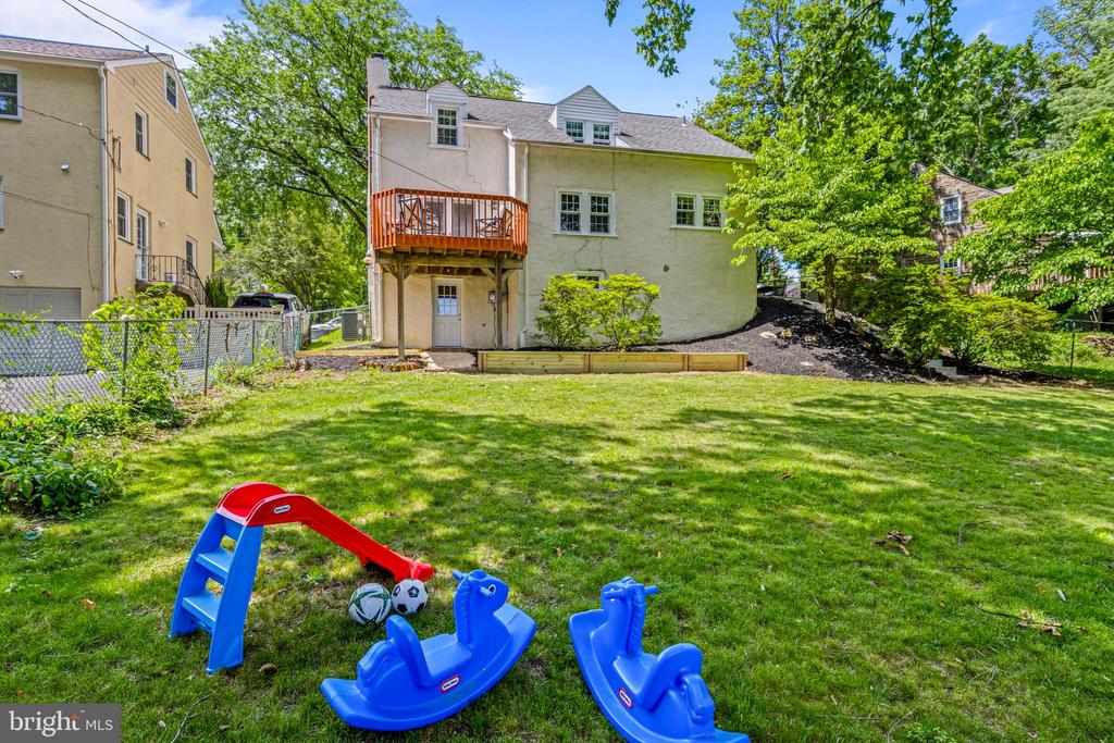 220 WALNUT LANE