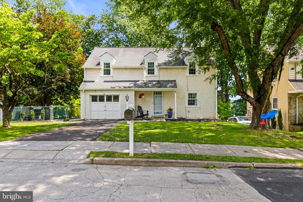 220 WALNUT LANE