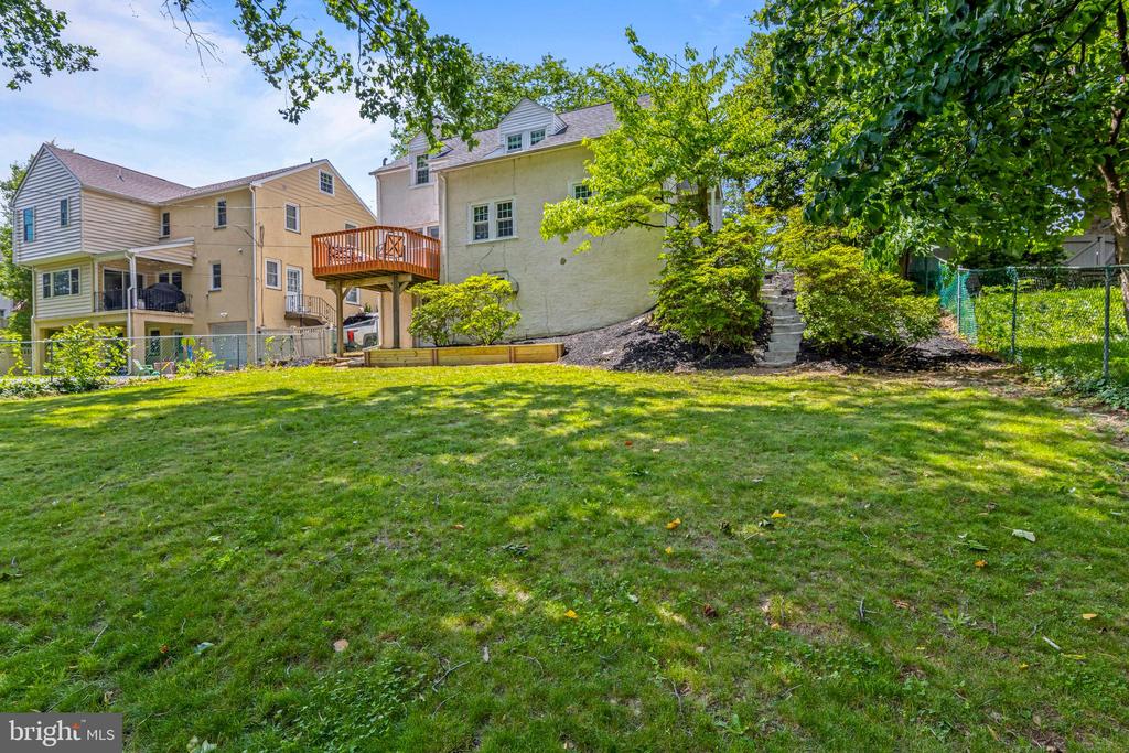220 WALNUT LANE