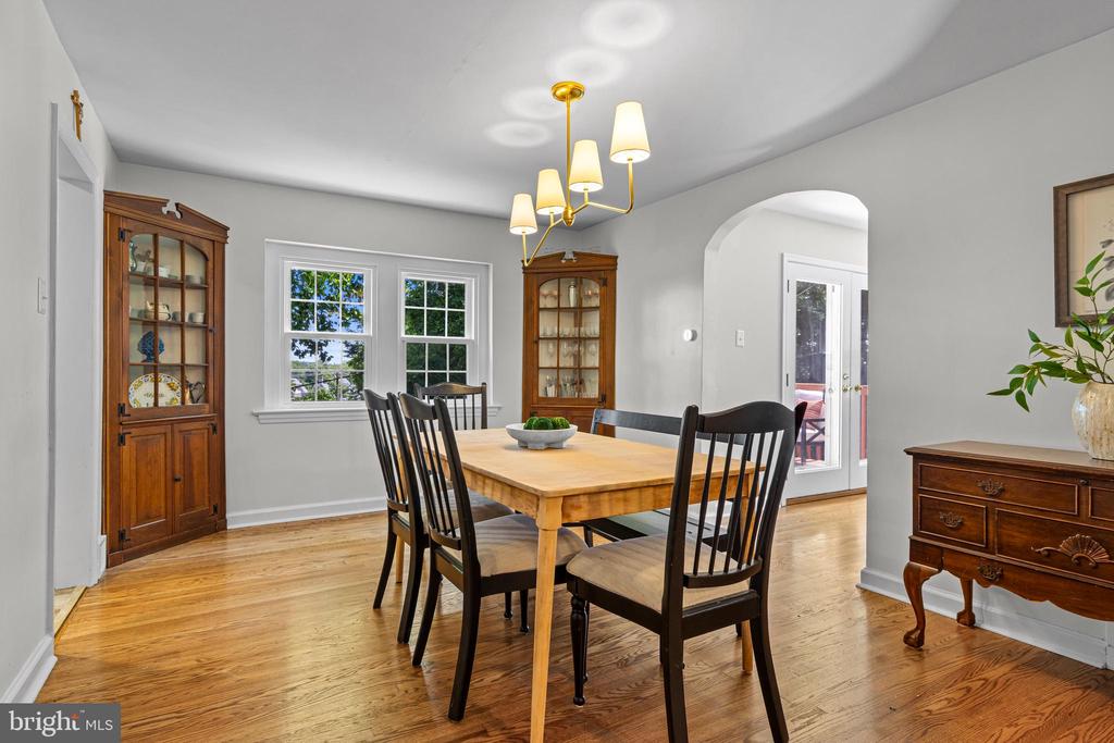 220 WALNUT LANE