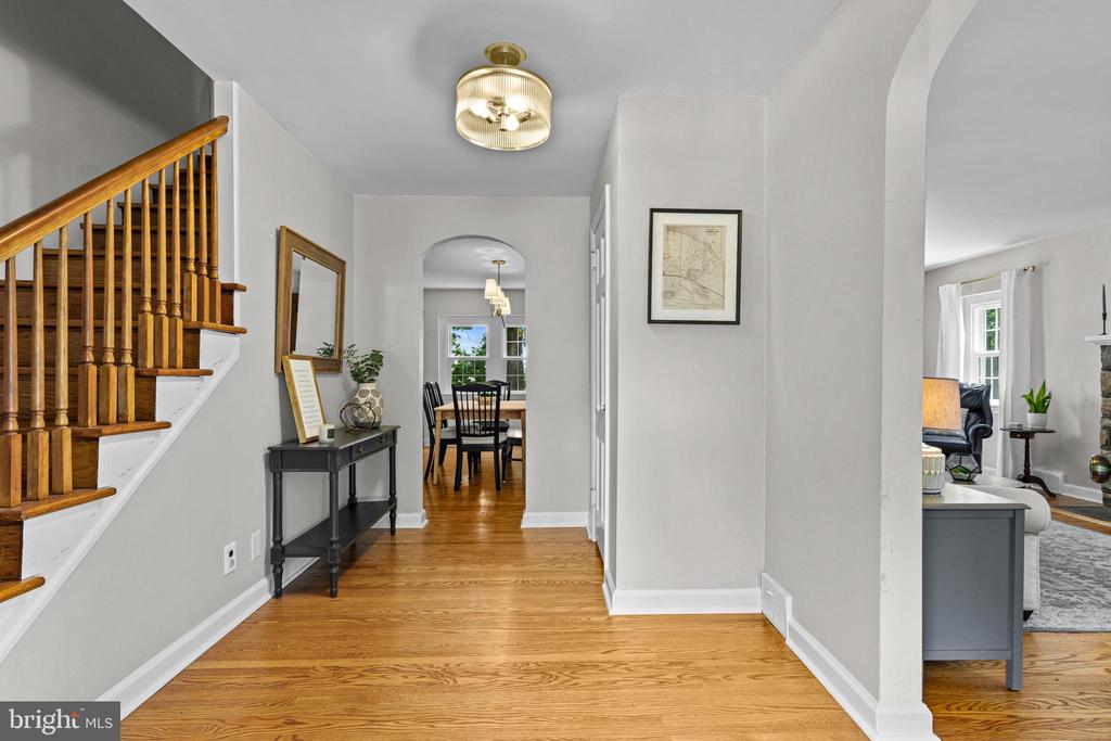 220 WALNUT LANE