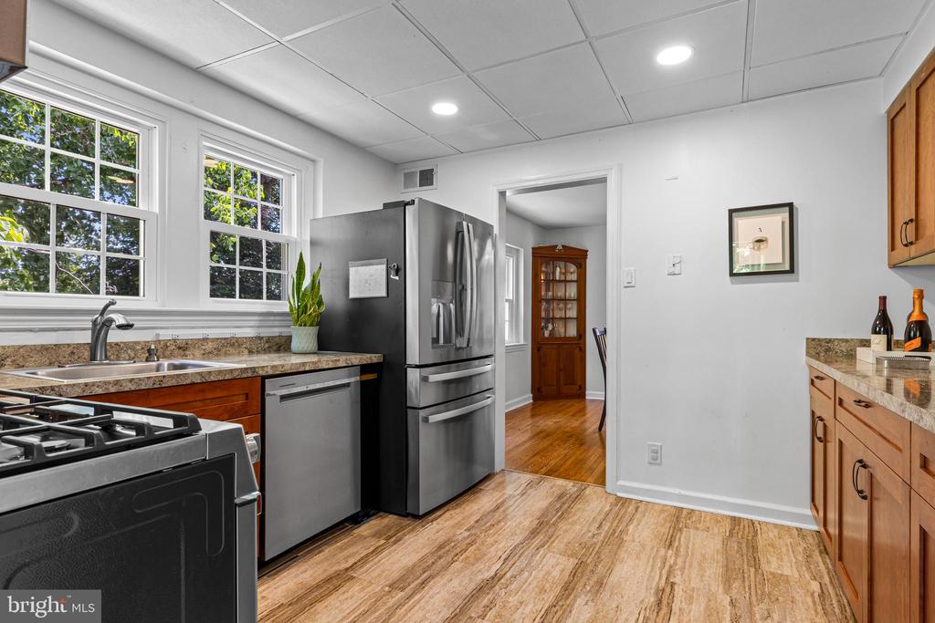 220 WALNUT LANE