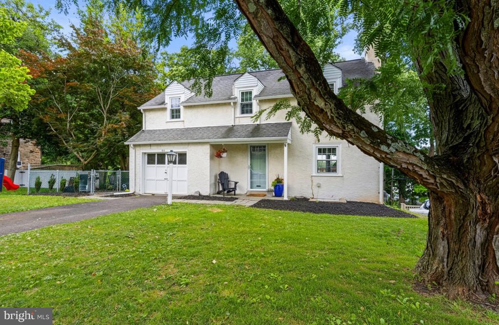 220 WALNUT LANE