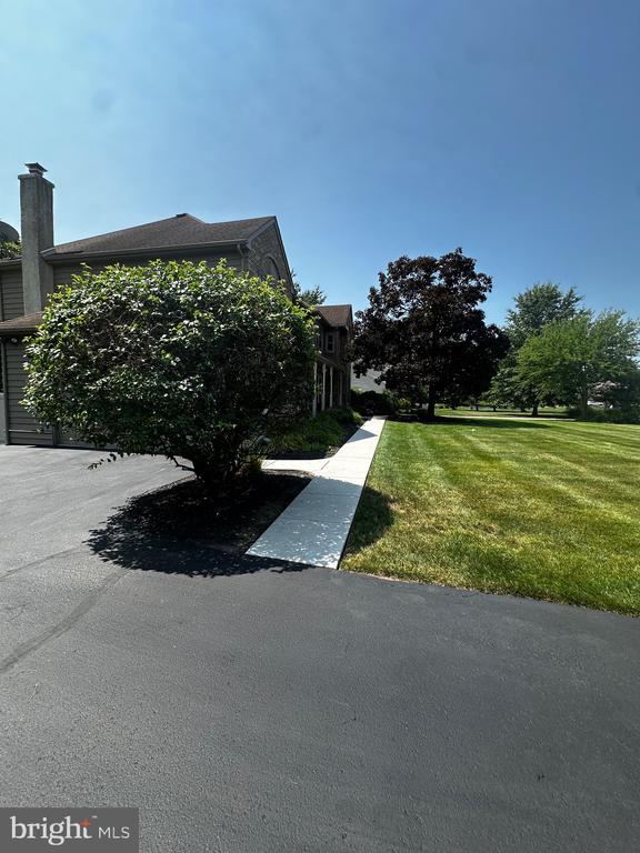970 CLOVER COURT