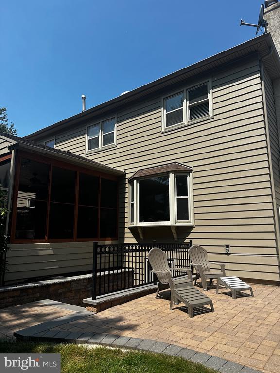 970 CLOVER COURT