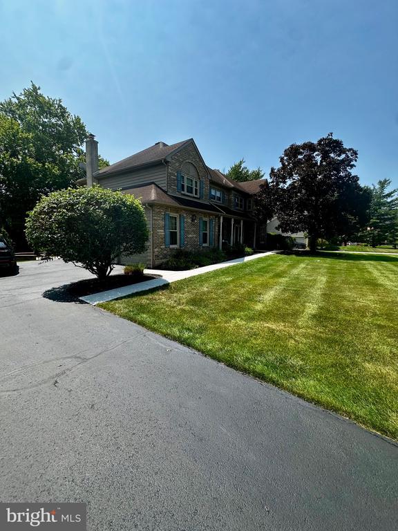 970 CLOVER COURT