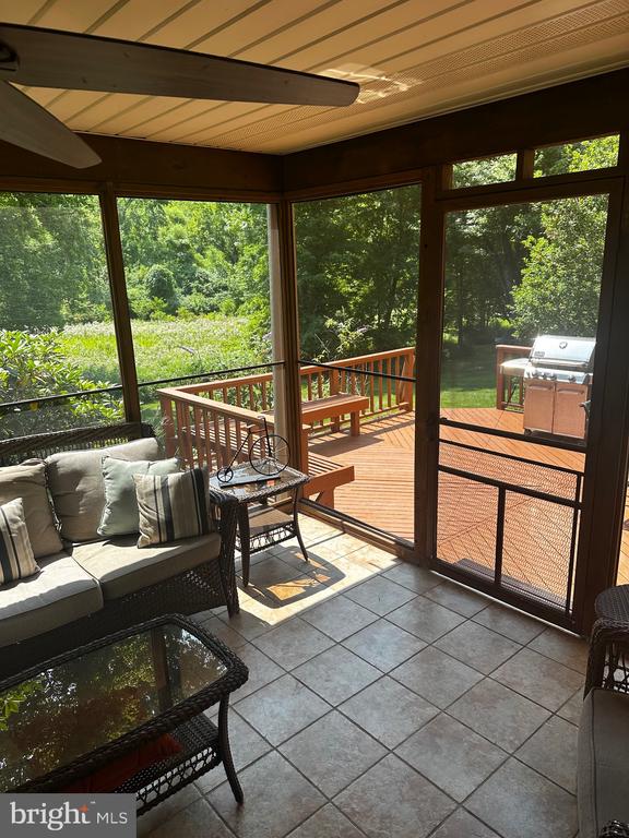 970 CLOVER COURT