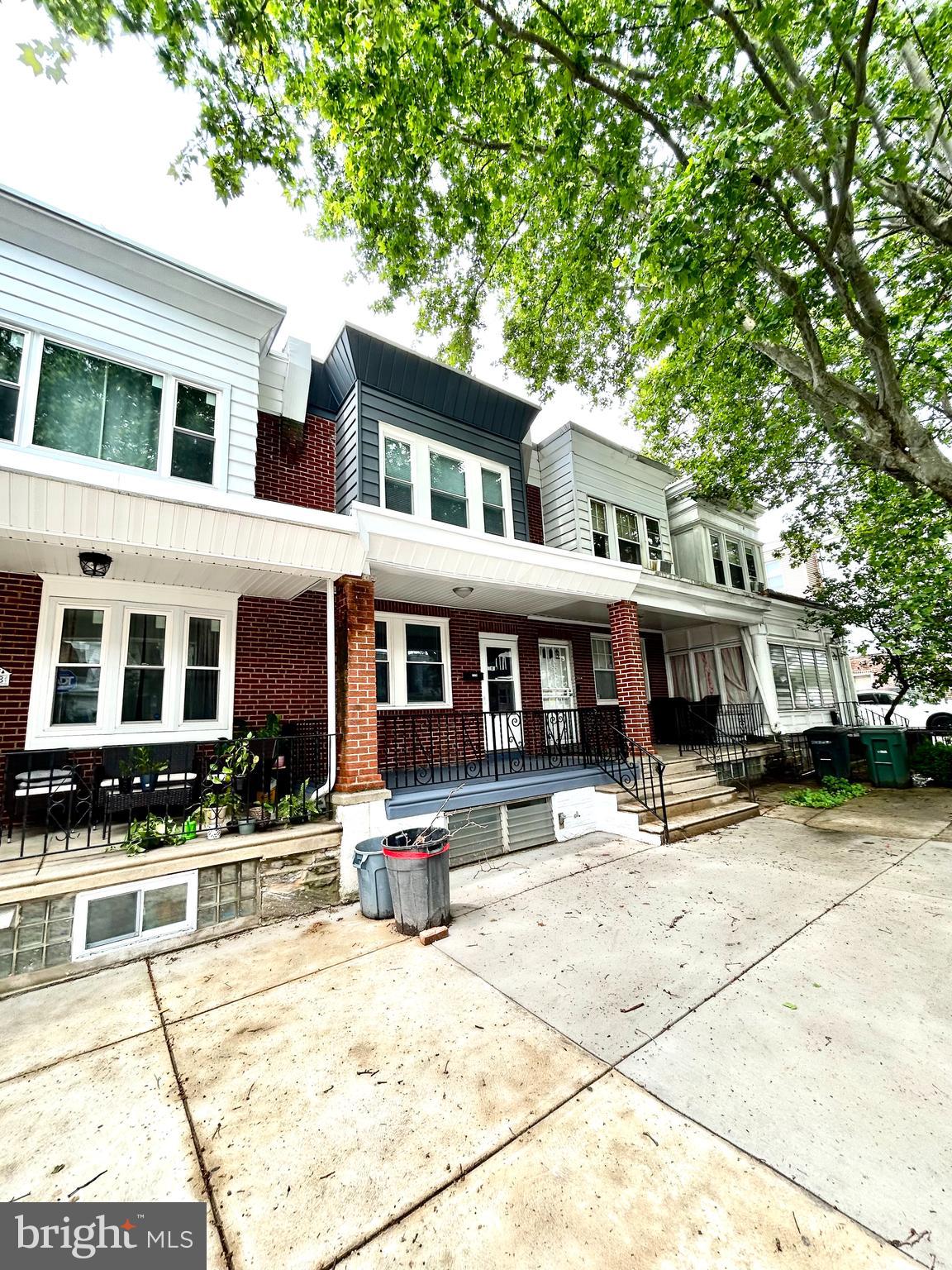 1116 E SANGER STREET