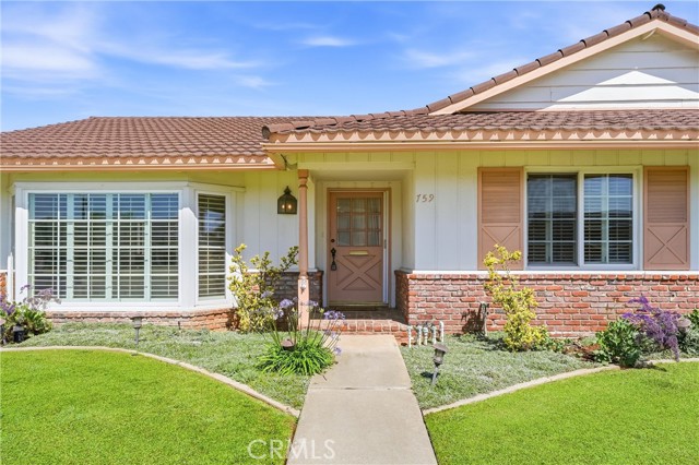 759 S Rosalind