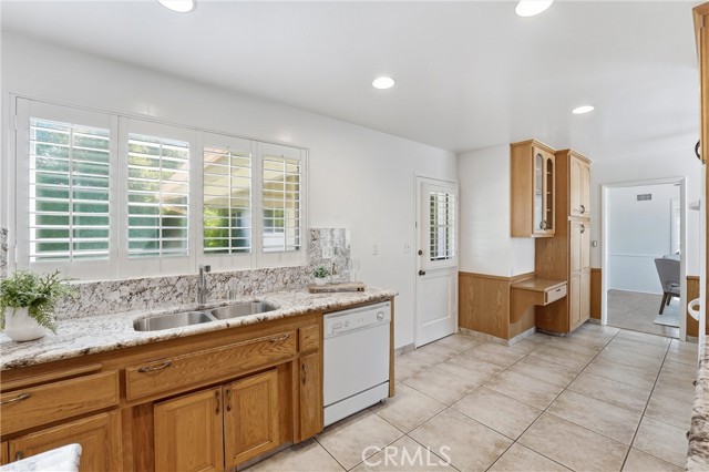 759 S Rosalind