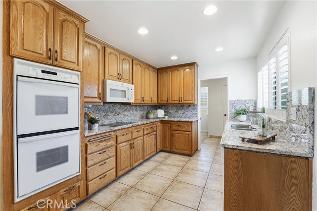 759 S Rosalind
