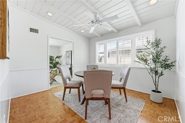 759 S Rosalind