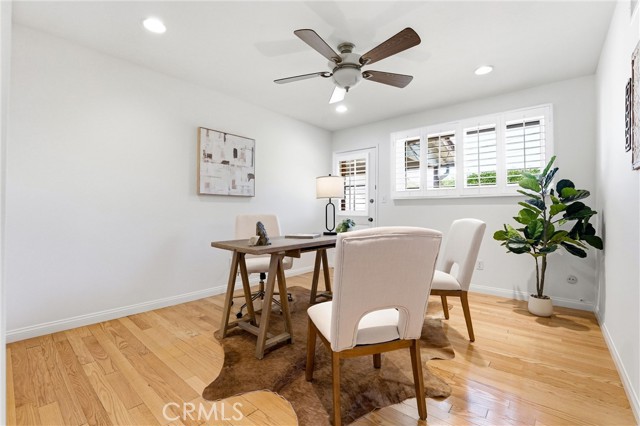 759 S Rosalind
