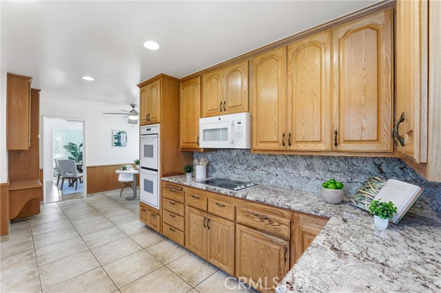 759 S Rosalind