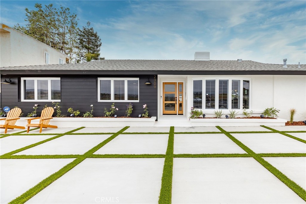 2309 Irvine Avenue
