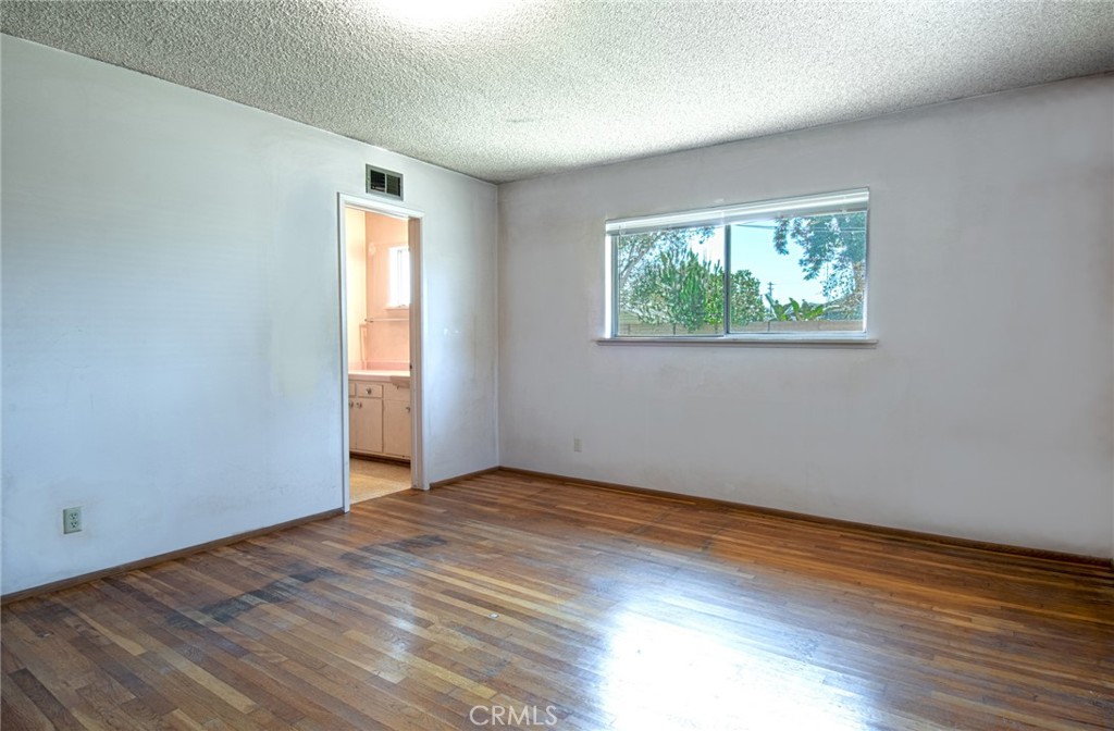 2032 Aliso Avenue