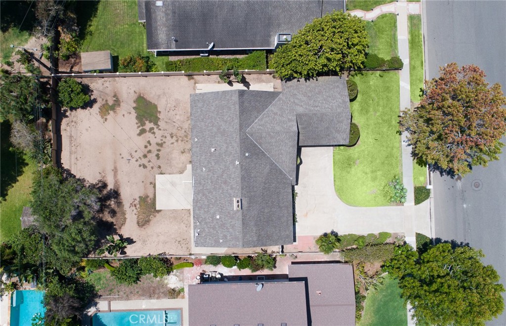 2032 Aliso Avenue