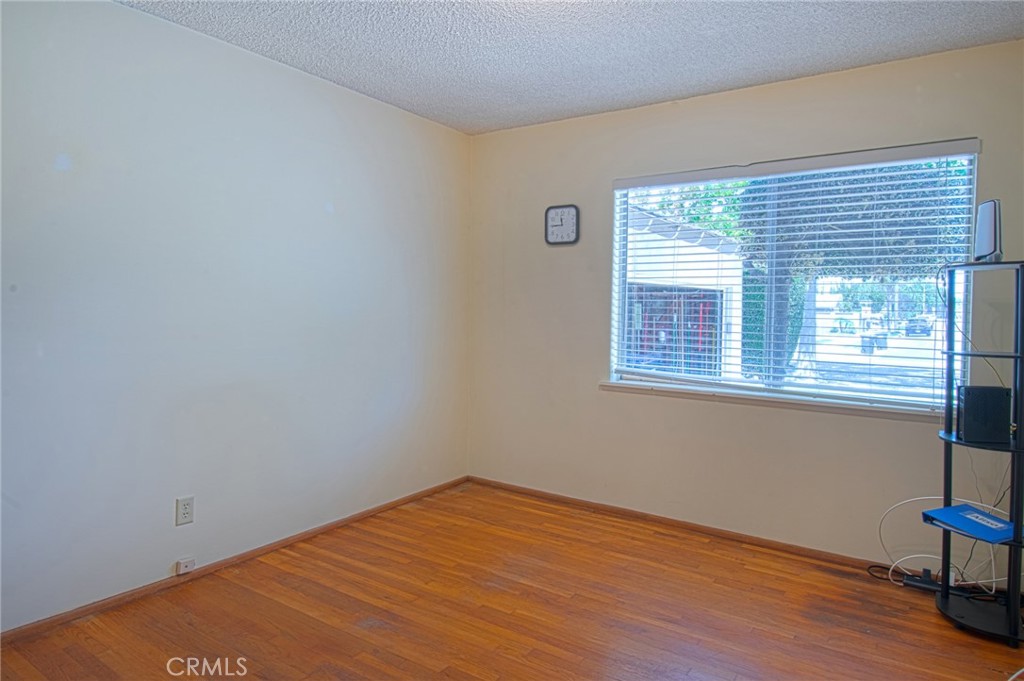2032 Aliso Avenue