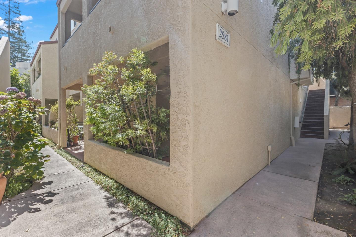 2581 Park BLVD Y209