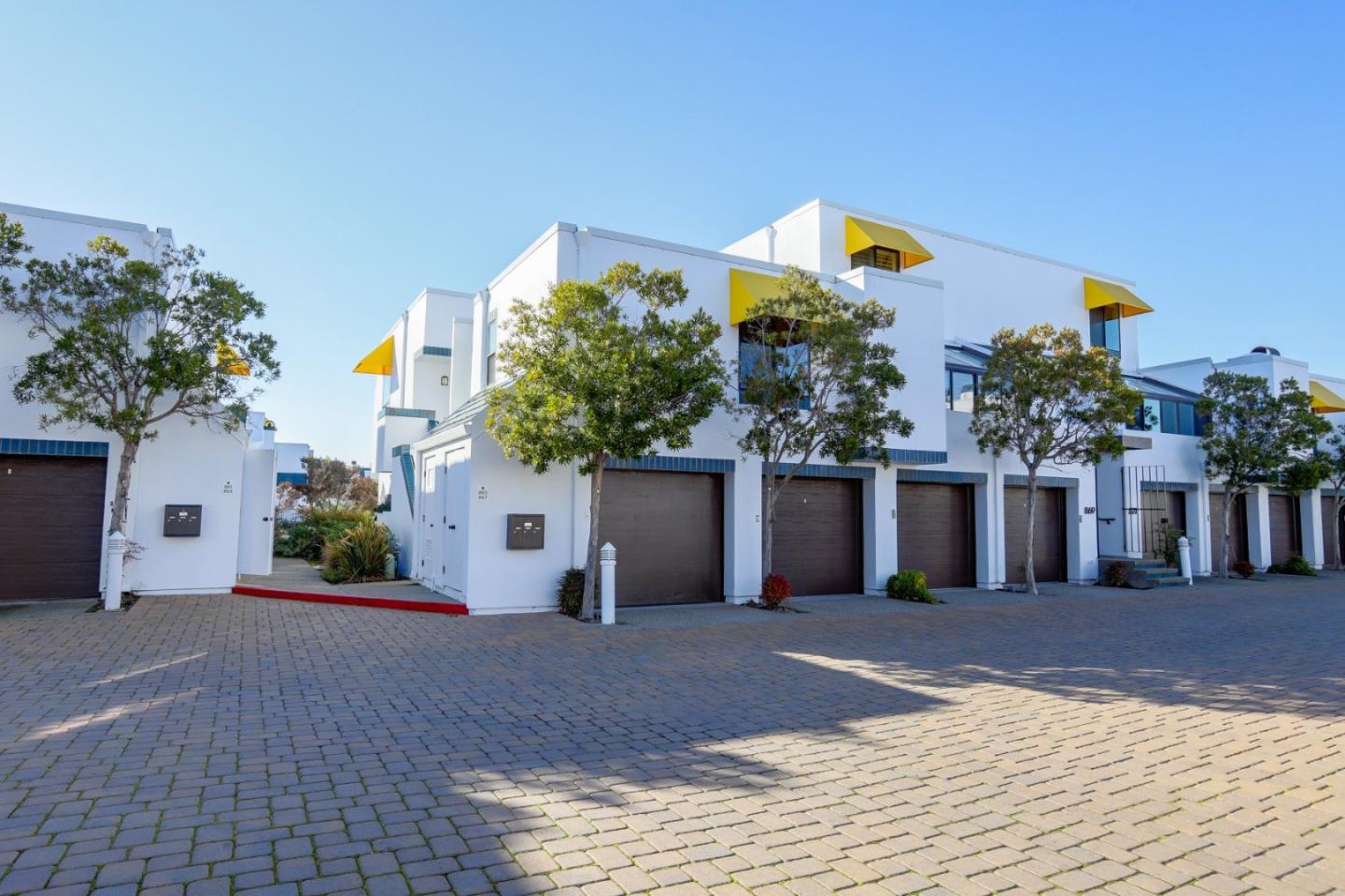 865 Balboa LN