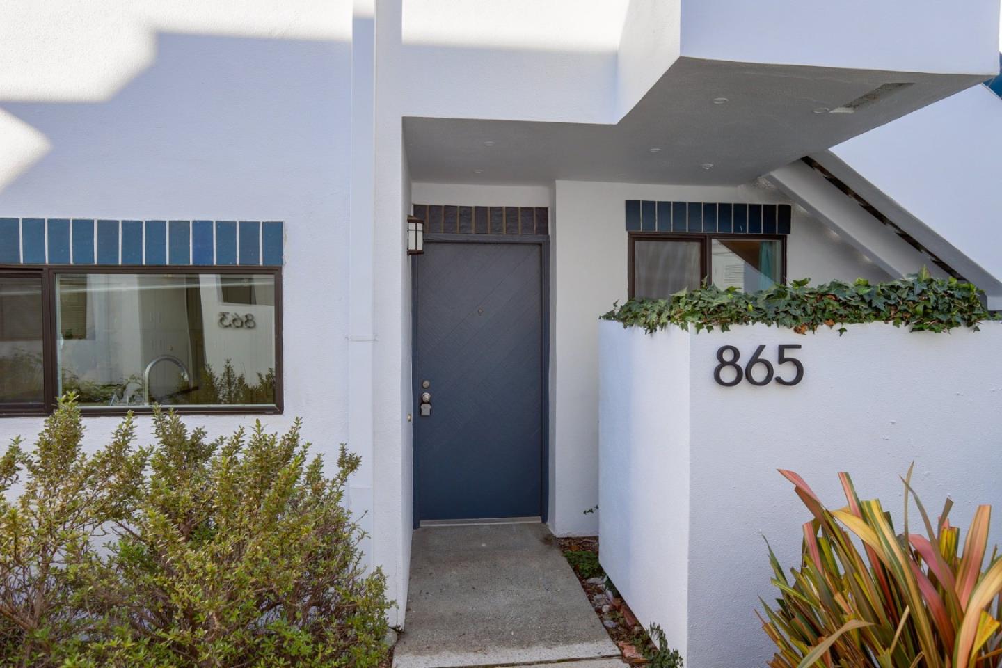 865 Balboa LN