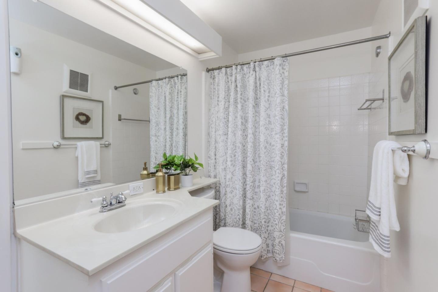 865 Balboa LN