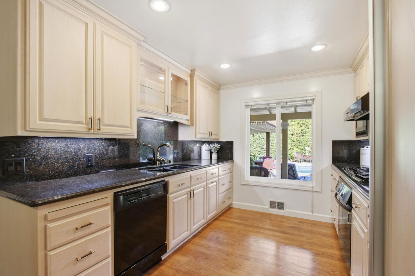 1141 Covington RD