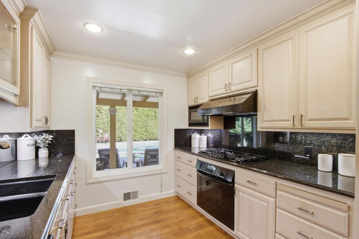 1141 Covington RD